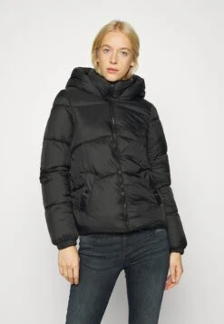 Vero Moda Tall Vmupsala Jacket - Winter Jacket - Black