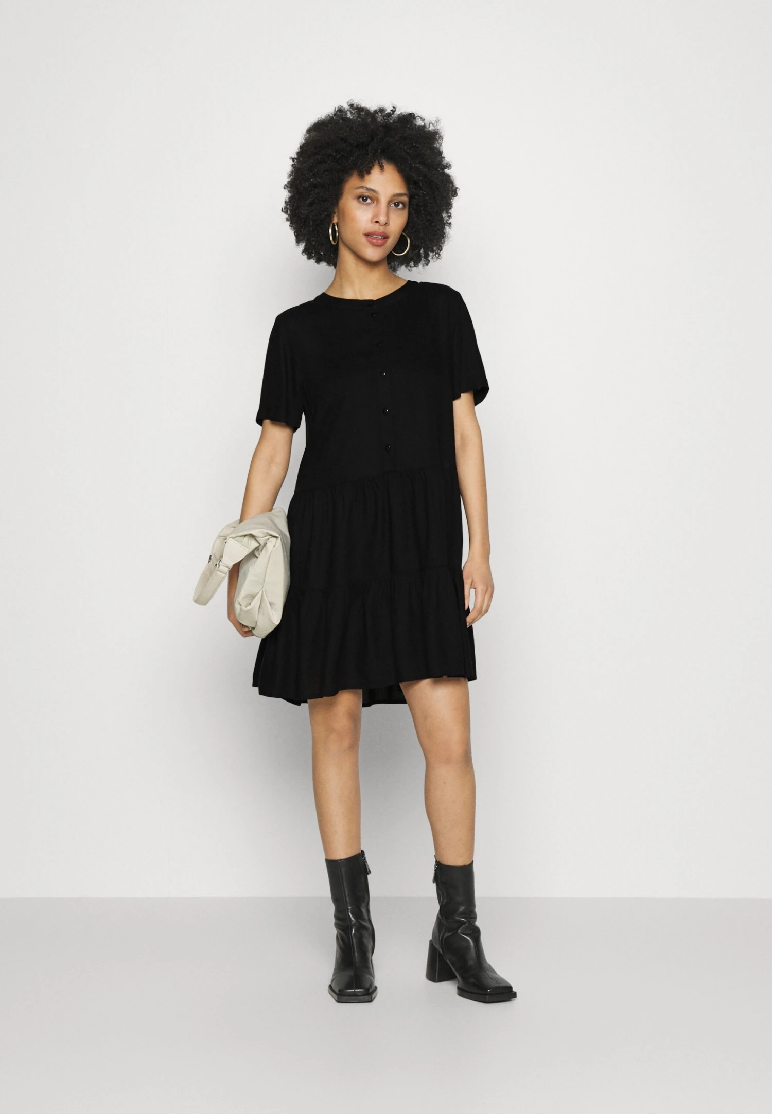 Vero Moda Petite Vmbumpy Short Dress - Shirt Dress - Black 4 Vero Moda Petite Vmbumpy Short Dress - Shirt Dress - Black - Image 2