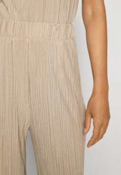 Vero Moda Petite Vmcira Wide Pant - Trousers - Silver Mink 11 Vero Moda Petite Vmcira Wide Pant - Trousers - Silver Mink -Vero Moda e6b7dec5f4a243e6a95a2c6999e673d9