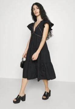 Vero Moda Petite Vmjarlotte Calf Slit Dress - Day Dress - Black -Vero Moda e6be12446f4d4c589af03a39b74e28fd