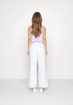 Vero Moda Petite Vmkathy Shr Wide Clr Jeans Ptt - Bootcut Jeans - Snow White 10 Vero Moda Petite Vmkathy Shr Wide Clr Jeans Ptt - Bootcut Jeans - Snow White -Vero Moda ecfb7e2279e048aeb4439d95358de1cf