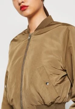 Vero Moda Vmami Short Jacket - Bomber Jacket -Vero Moda ee8d13ac17be45dba612e6bc3099128a