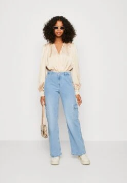 Vero Moda Vmnorth Loose Cargo Jeans- Straight Leg Jeans - Medium Blue Denim -Vero Moda f12777cecb144027a9abffe09ee0bc54