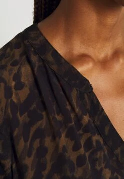 Vero Moda Vmgillea Shirt Dress Vip - Day Dress - Dark Olive/Gillea -Vero Moda f5f6dd4d369042a592de04b4b4943dbb