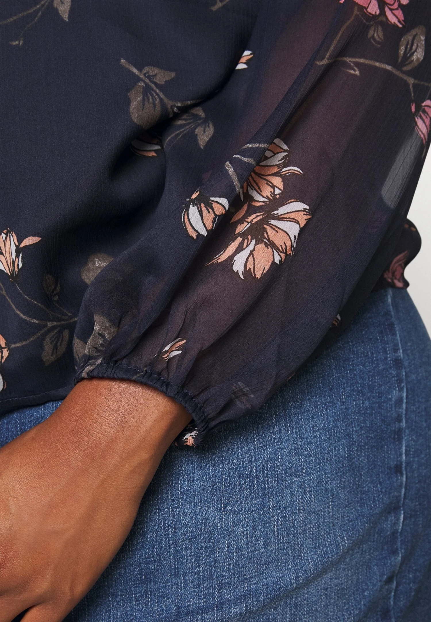 Vero Moda Curve Vmcmilla- Blouse - Navy Blazer/Sallie 8 Vero Moda Curve Vmcmilla- Blouse - Navy Blazer/Sallie - Image 6