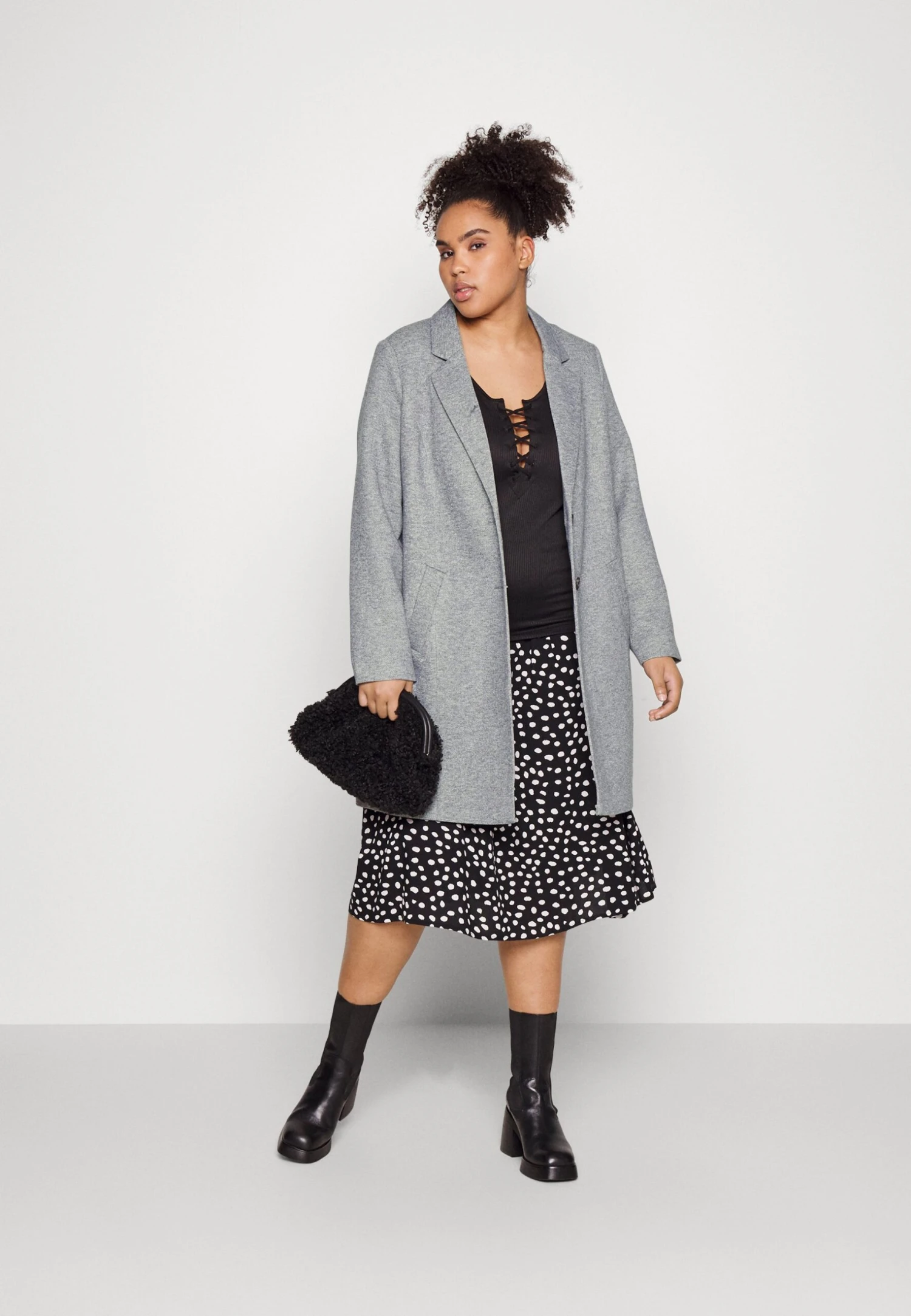 Vero Moda Curve Vmverodonacallie Coat - Short Coat - Light Grey Melange 4 Vero Moda Curve Vmverodonacallie Coat - Short Coat - Light Grey Melange - Image 2