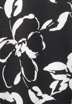 Vero Moda Curve Vmpolliana V-Neck Top- Blouse - Black/Polliana -Vero Moda fb90facbebb84c11b1b29a131fe39080