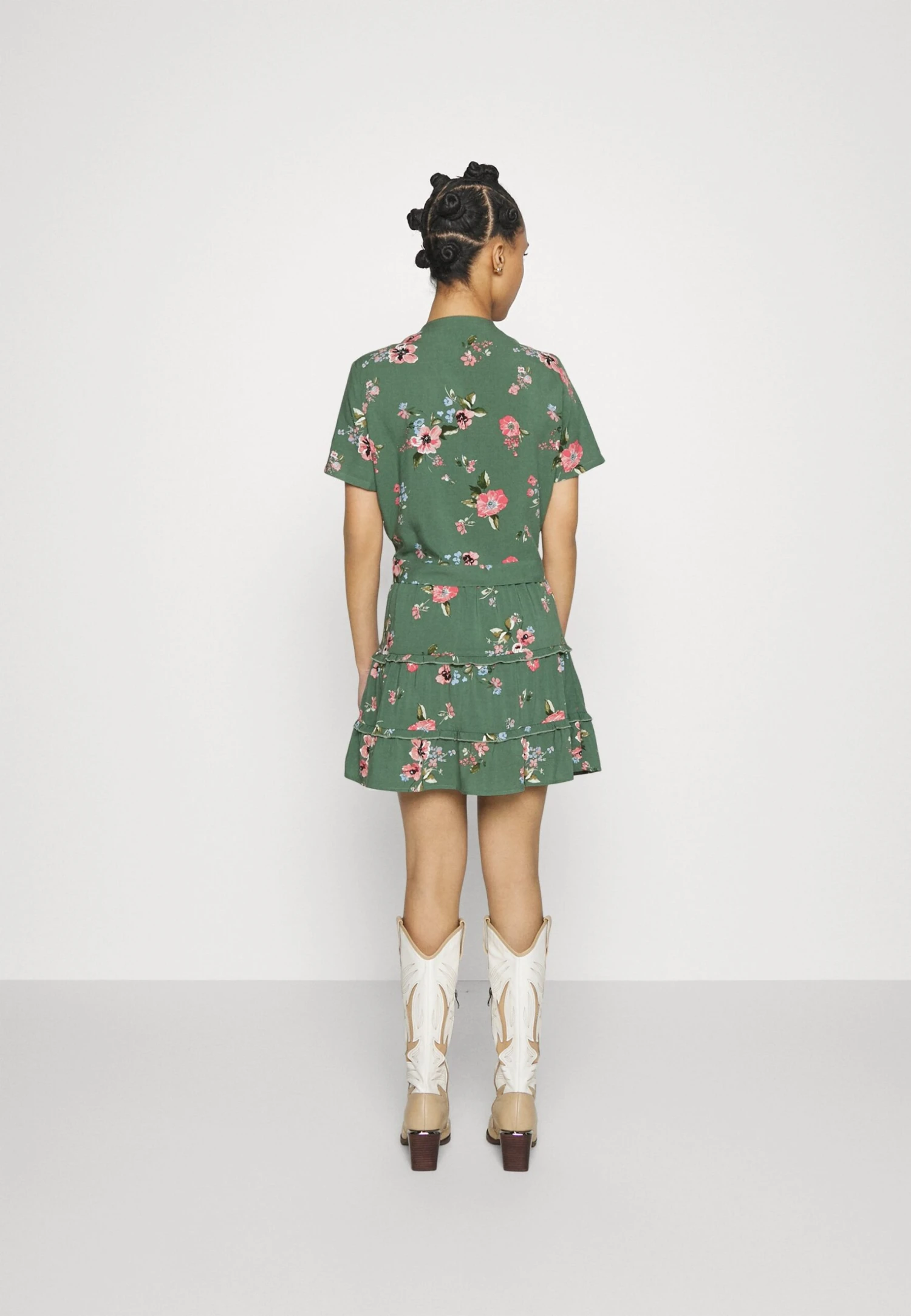 Vero Moda Petite Vmeasy Mini Skirt - A-Line Skirt - Laurel Wreath 5 Vero Moda Petite Vmeasy Mini Skirt - A-Line Skirt - Laurel Wreath - Image 3