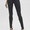 Vero Moda Vmseven Smooth Coated Pants - Trousers - Black -Vero Moda fed4ef1498b741ca8ebeaf10732ebb79